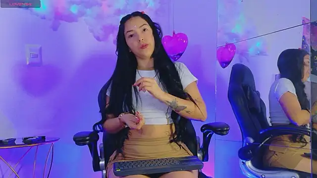 julietaluna online show from 5, 3, 2026