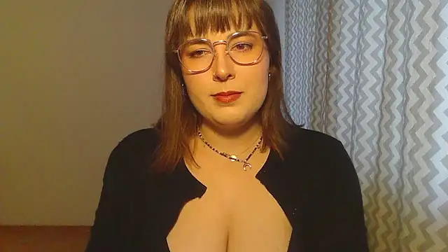 Snapshot of ClaraHard chatting on 17, 6, 2026 ClaraHard online show from 17, 6, 2026