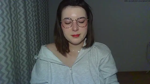 Snapshot of ClaraHard chatting on 8, 5, 2026 ClaraHard online show from 8, 5, 2026