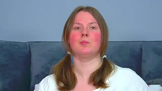 Snapshot of MelodyMoores chatting on 4, 5, 2026 MelodyMoores online show from 4, 5, 2026