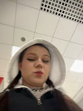 MaryLola online show from 29, 3, 2026