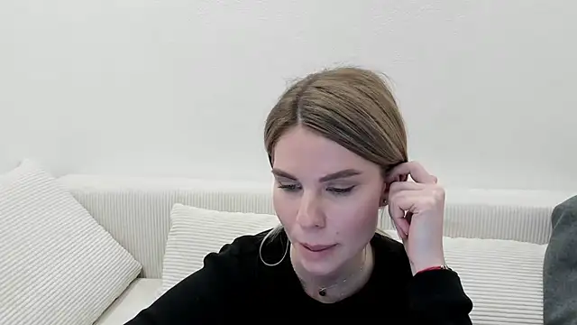 MollyCem online show from 10, 3, 2026