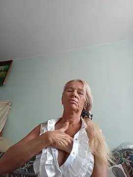 Snapshot of ViktoriaSexi1 chatting on 8, 7, 2026 ViktoriaSexi1 online show from 8, 7, 2026