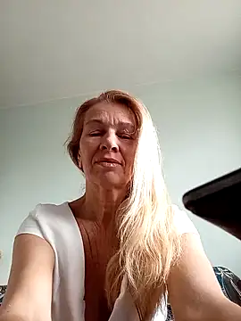 ViktoriaSexi1 online show from 28, 3, 2026