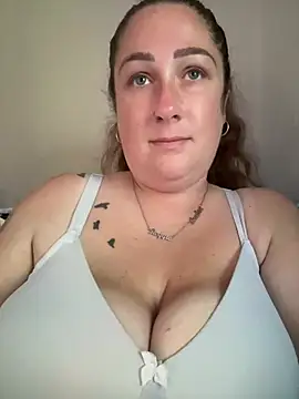 Snapshot of CurvyCatx chatting on 29, 6, 2026 CurvyCatx online show from 29, 6, 2026
