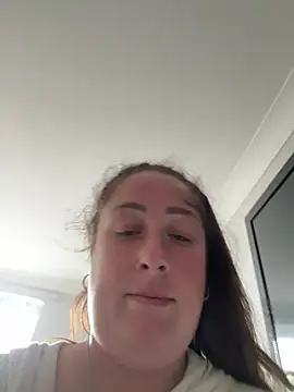 Snapshot of CurvyCatx chatting on 5, 7, 2026 CurvyCatx online show from 5, 7, 2026