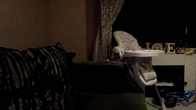 CurvyCatx online show from 2, 4, 2026