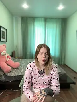  elliiss  online show from 4, 5, 2026