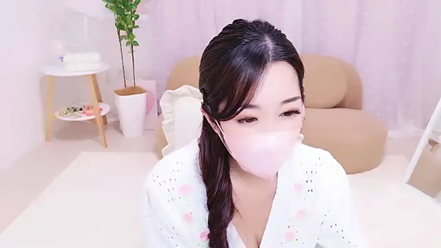 Snapshot of YURIKAsan_ chatting on 21, 4, 2026 YURIKAsan online show from 21, 4, 2026