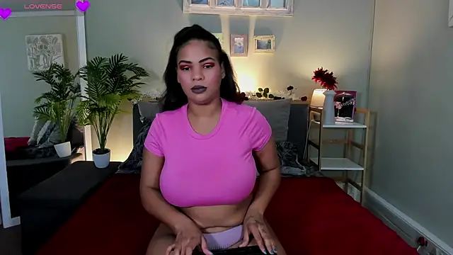 NaughtyTyra online show from 13, 4, 2026