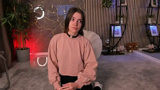 Velvet Spell online show from 5, 4, 2026