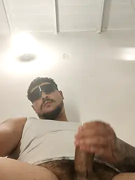 Snapshot of BadboyDirty1 chatting on 7, 5, 2026 BadboyDirty1 online show from 7, 5, 2026