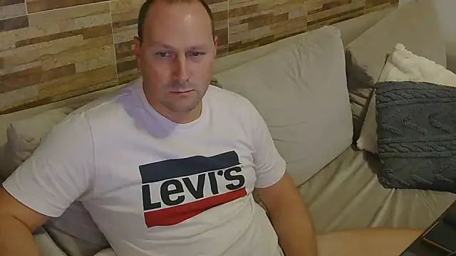 lustonfan online show from 10, 5, 2026