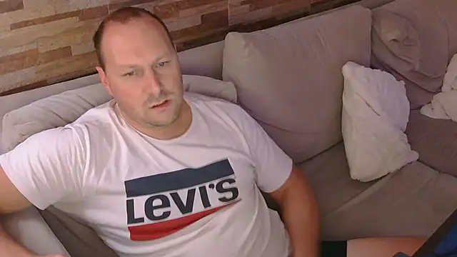 lustonfan online show from 16, 4, 2026