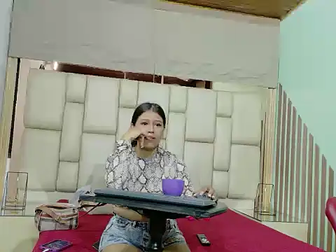 VikyANDfer online show from 8, 4, 2026