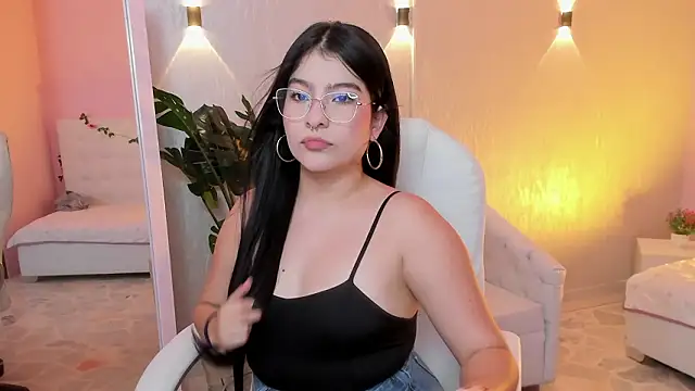 HannaLee333 online show from 4, 3, 2026