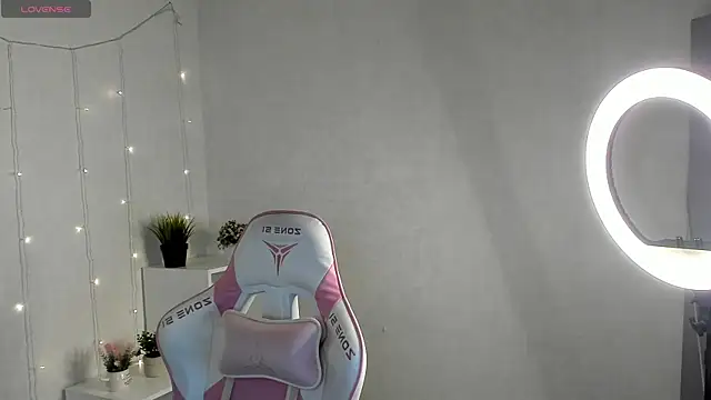 LunaRossaa online show from 4, 4, 2026