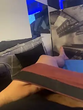 MatthewEmme2121 online show from 8, 4, 2026