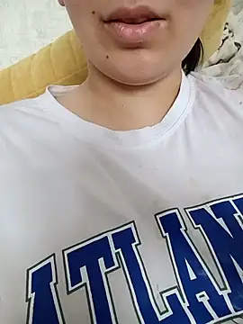 Emi hot1 online show from 6, 3, 2026