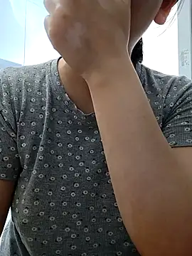 Emi hot1 online show from 18, 3, 2026