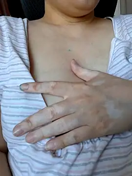 Emi hot1 online show from 2, 4, 2026