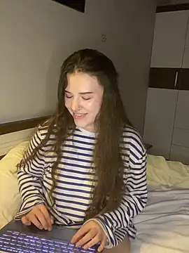 KristieKitty online show from 19, 4, 2026