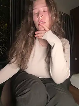 Snapshot of KristieKitty chatting on 10, 6, 2026 KristieKitty online show from 10, 6, 2026