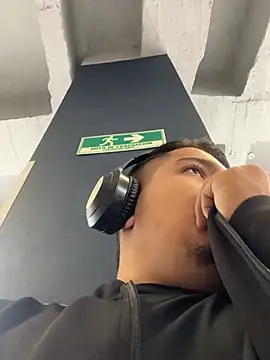 OliverTabordaa online show from 11, 4, 2026