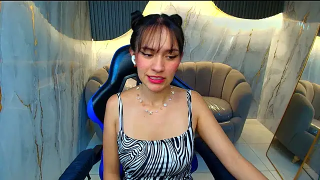 candy sky r online show from 23, 4, 2026