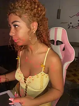 ThePrettyTiana online show from 18, 4, 2026