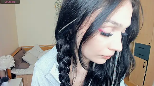Snapshot of LynnCiprian chatting on 25, 4, 2026 LynnCiprian online show from 25, 4, 2026
