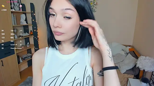 Snapshot of LynnCiprian chatting on 30, 4, 2026 LynnCiprian online show from 30, 4, 2026