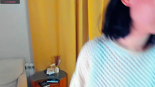 Snapshot of LynnCiprian chatting on 8, 6, 2026 LynnCiprian online show from 8, 6, 2026