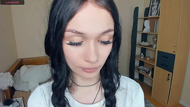 LynnCiprian online show from 12, 4, 2026