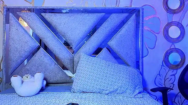 Tinocrow online show from 13, 3, 2026