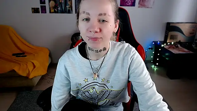 Nica Kawaii online show from 2, 4, 2026