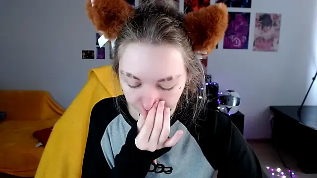 Nica Kawaii online show from 23, 4, 2026