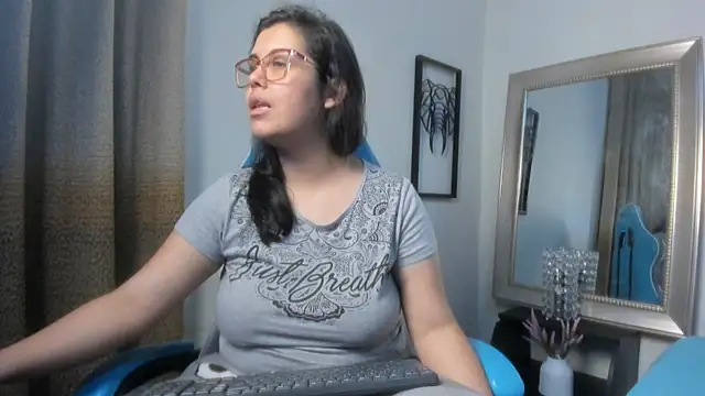 Nina Adamms online show from 6, 3, 2026