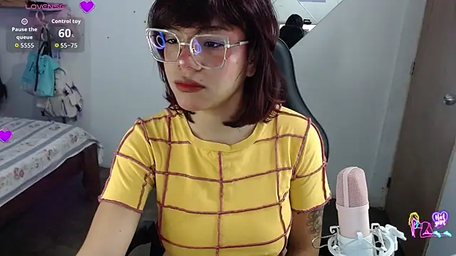 Snapshot of kinky_catalina chatting on 7, 5, 2026 kinky catalina online show from 7, 5, 2026