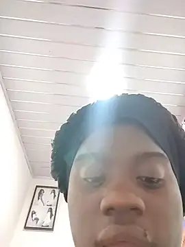 YourLiaa  online show from 18, 4, 2026