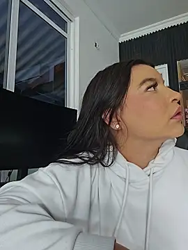 Snapshot of Pretty_Julieta chatting on 2, 7, 2026 Pretty Julieta online show from 2, 7, 2026