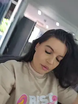 Pretty Julieta online show from 2, 4, 2026