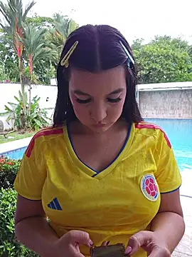 Snapshot of Pretty_Julieta chatting on 7, 7, 2026 Pretty Julieta online show from 7, 7, 2026