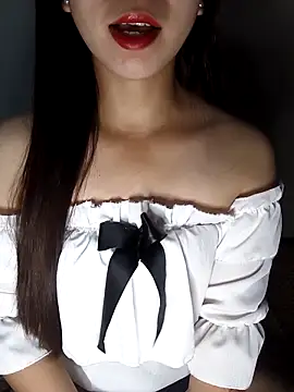 Snapshot of Fiona_2026 chatting on 7, 5, 2026 Fiona 2026 online show from 7, 5, 2026