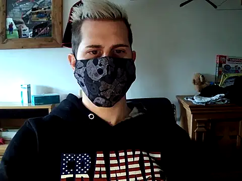 YoUnGbOy2018 online show from 11, 3, 2026