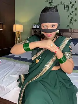 Snapshot of your_bhabhi_love chatting on 25, 7, 2026 your bhabhi love online show from 25, 7, 2026