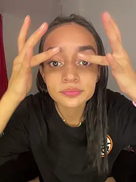 Snapshot of leilani_X chatting on 18, 3, 2026 leilani X online show from 18, 3, 2026