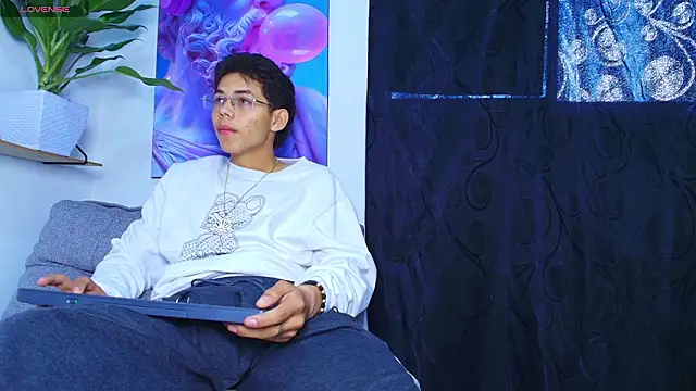 Dylan noir online show from 5, 3, 2026