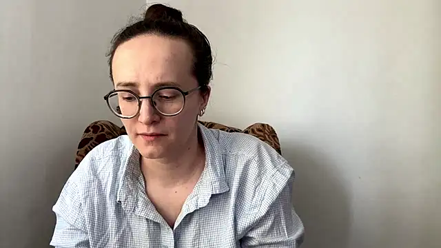 SofiaTease online show from 2, 4, 2026