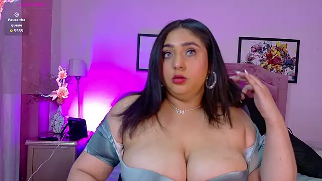 Selenee23 online show from 18, 4, 2026